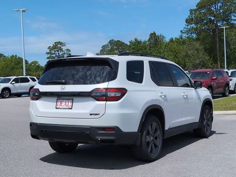 New 2026 Honda Pilot Sport image 7
