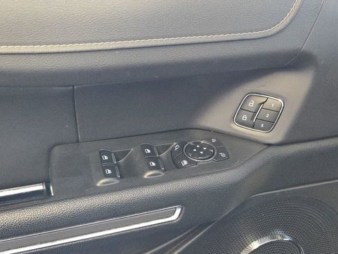 Used 2024 Ford Expedition XLT image 11