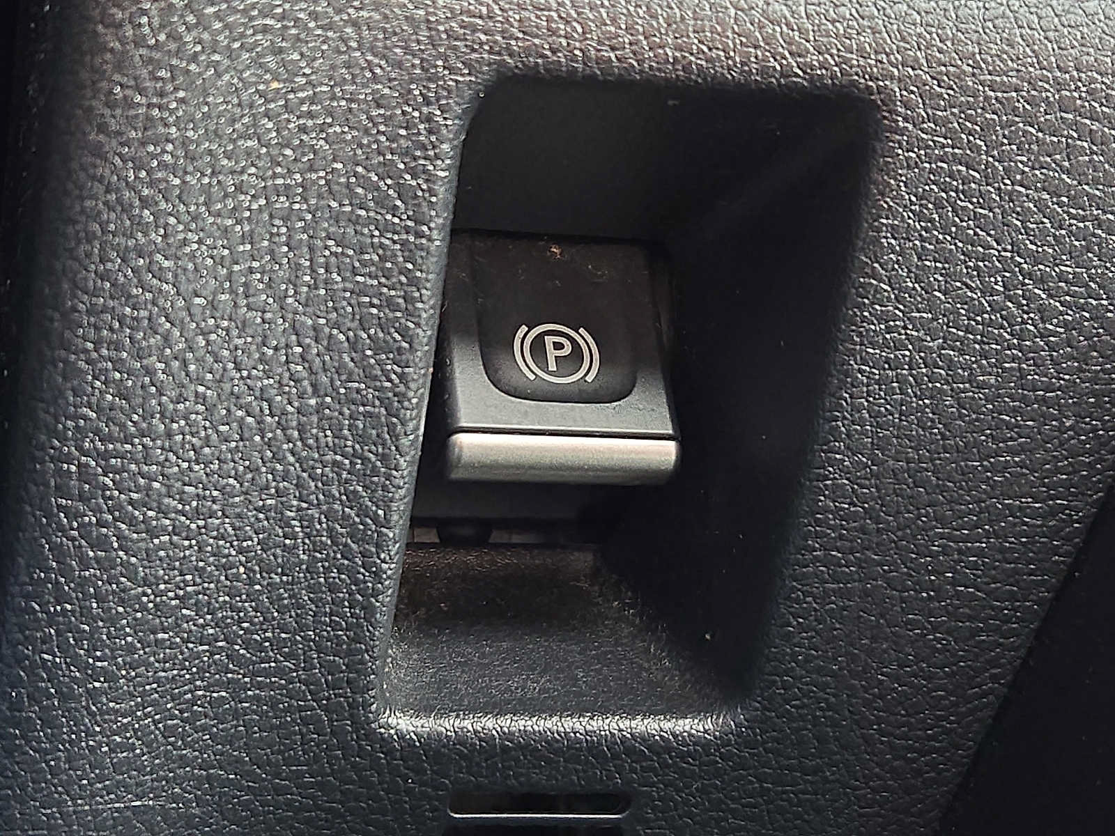 Used 2019 Lexus UX 200 FWD image 24