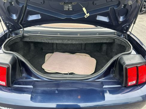 Used 2003 Ford Mustang Convertible RWD image 25