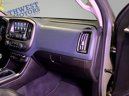 Used 2022 Chevrolet Colorado Z71 AWD/4WD image 28