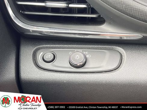 Used 2025 Buick Envista Preferred FWD image 25