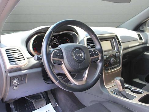 Used 2016 Jeep Grand Cherokee Laredo w/ Quick Order Package 23E image 16