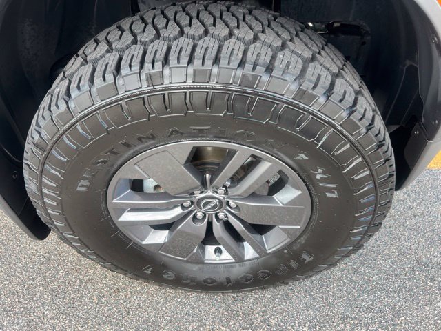 Used 2025 Nissan Frontier SV w/ SV Convenience Package RWD image 3
