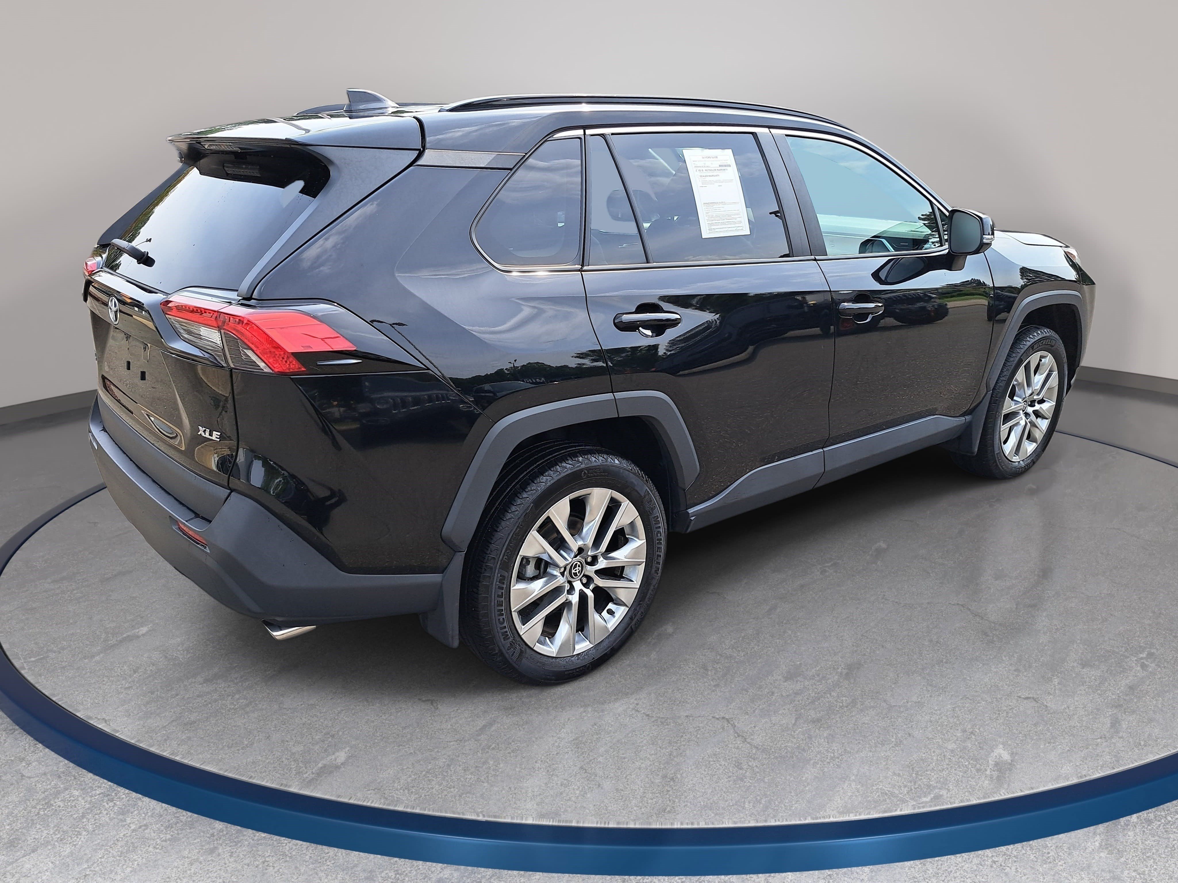 Used 2024 Toyota RAV4 XLE Premium FWD image 5