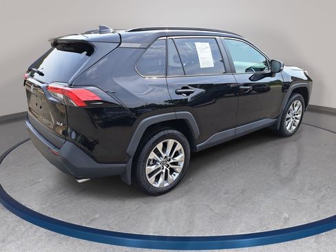 Used 2024 Toyota RAV4 XLE Premium FWD image 5