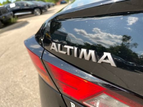 Certified 2025 Nissan Altima 2.5 S FWD image 40