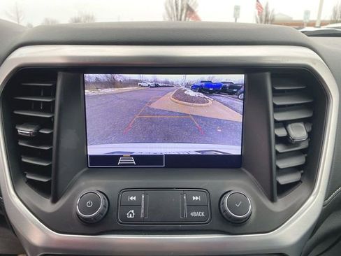 Used 2023 GMC Acadia SLE image 14