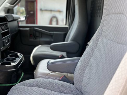 Used 2019 GMC Savana 2500 w/ Driver Convenience Package image 23
