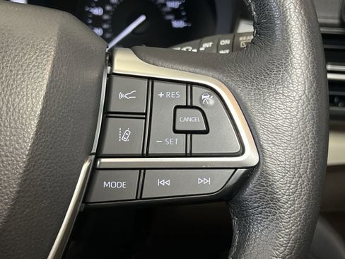 Used 2021 Toyota Sienna XLE w/ XLE Plus Package image 33