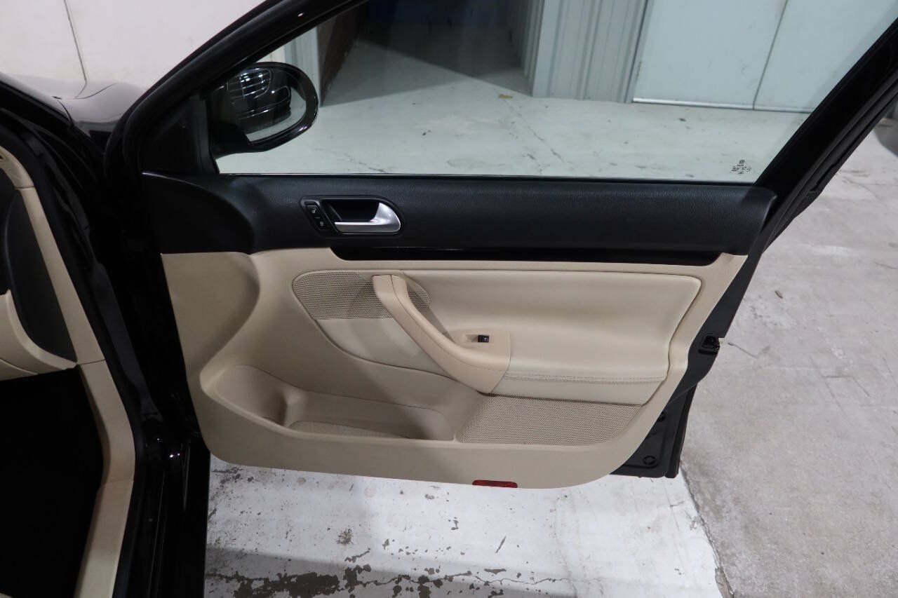 Used 2014 Volkswagen Jetta TDI FWD image 28