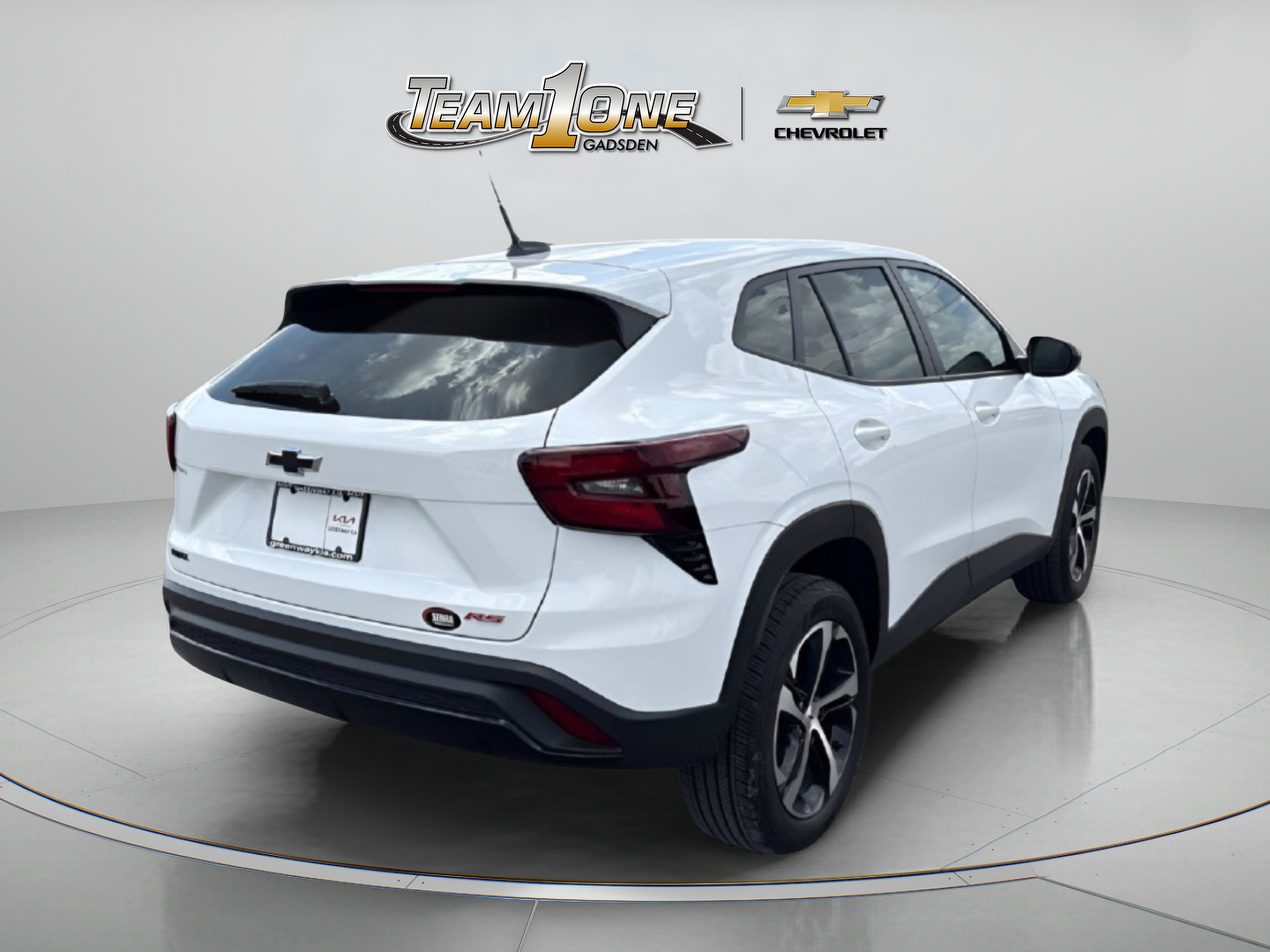 Used 2025 Chevrolet Trax RS FWD image 8