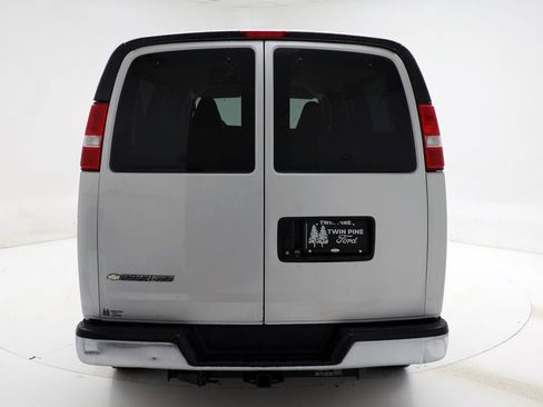 Used 2018 Chevrolet Express 3500 LT w/ LT Preferred Equipment Group image 8
