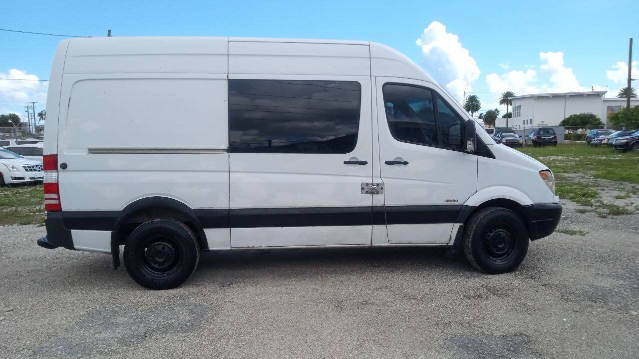 Used 2008 Dodge Sprinter 3500 RWD image 5