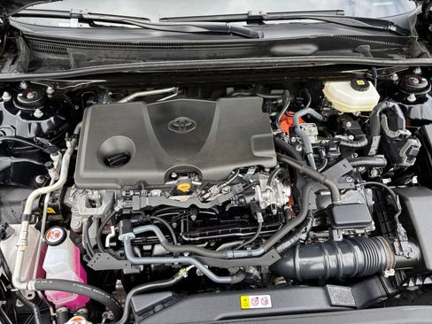 Used 2025 Toyota Camry LE image 31