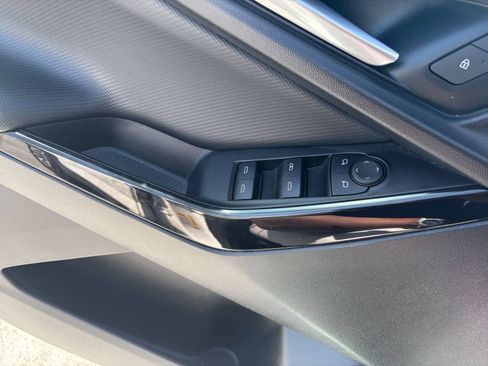 Used 2025 Chevrolet Equinox LT FWD image 18