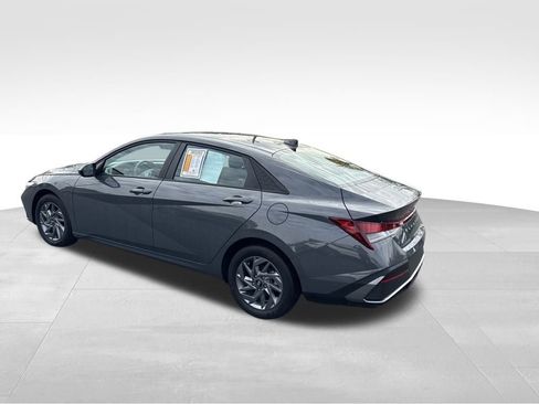 Used 2024 Hyundai Elantra SEL image 5
