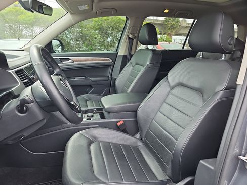 Used 2019 Volkswagen Atlas SEL Premium image 16