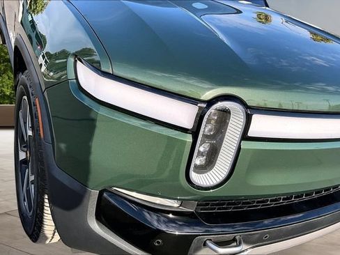 Used 2023 Rivian R1T Adventure Dual AWD/4WD image 31