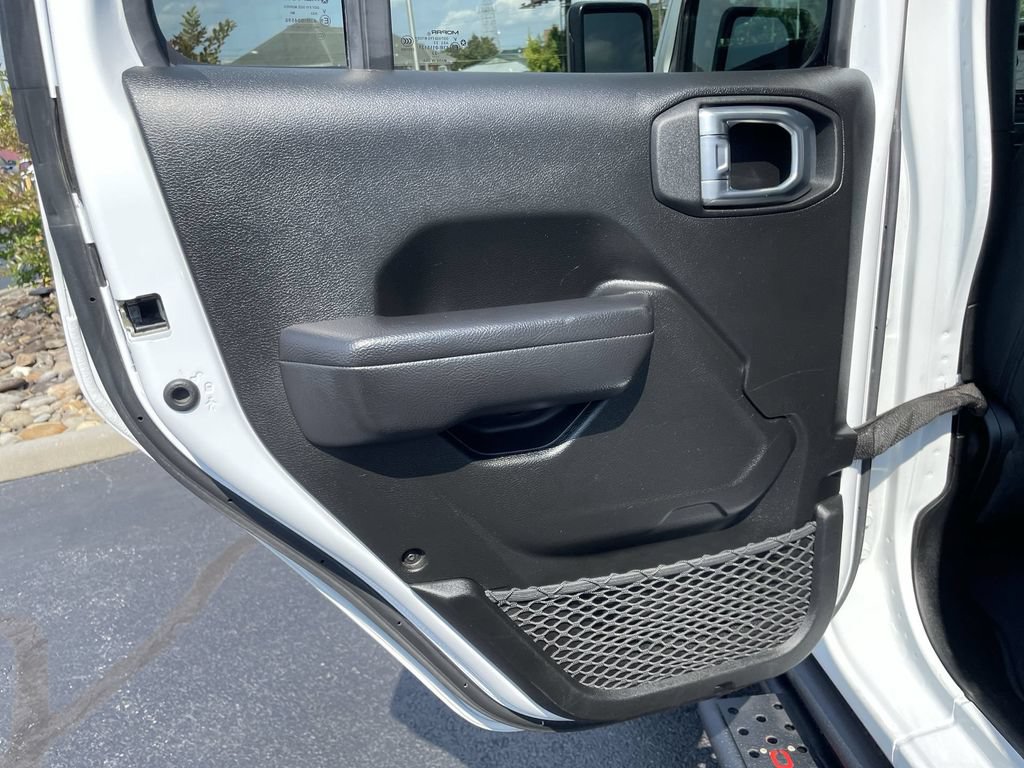 Used 2023 Jeep Wrangler Unlimited Rubicon AWD/4WD image 21