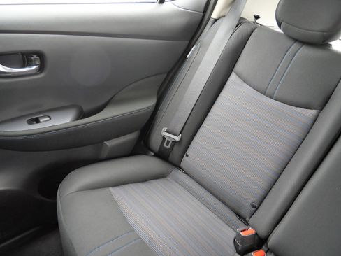 Used 2024 Nissan Leaf S image 12