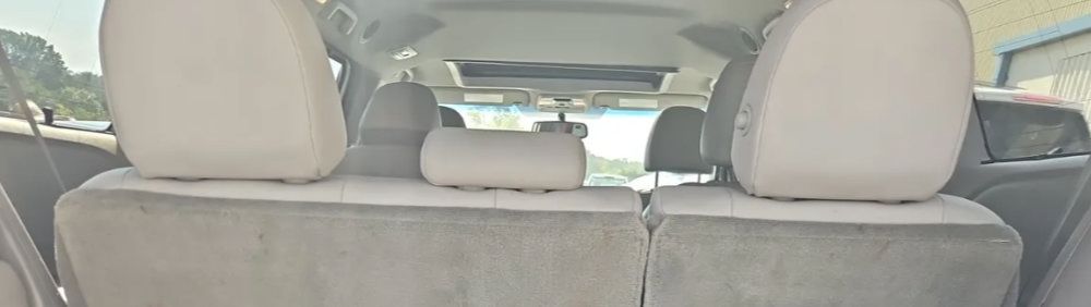 Used 2015 Toyota Sienna XLE w/ XLE Navigation Package FWD image 6
