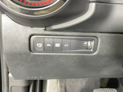 New 2025 Chevrolet Equinox EV RS image 25