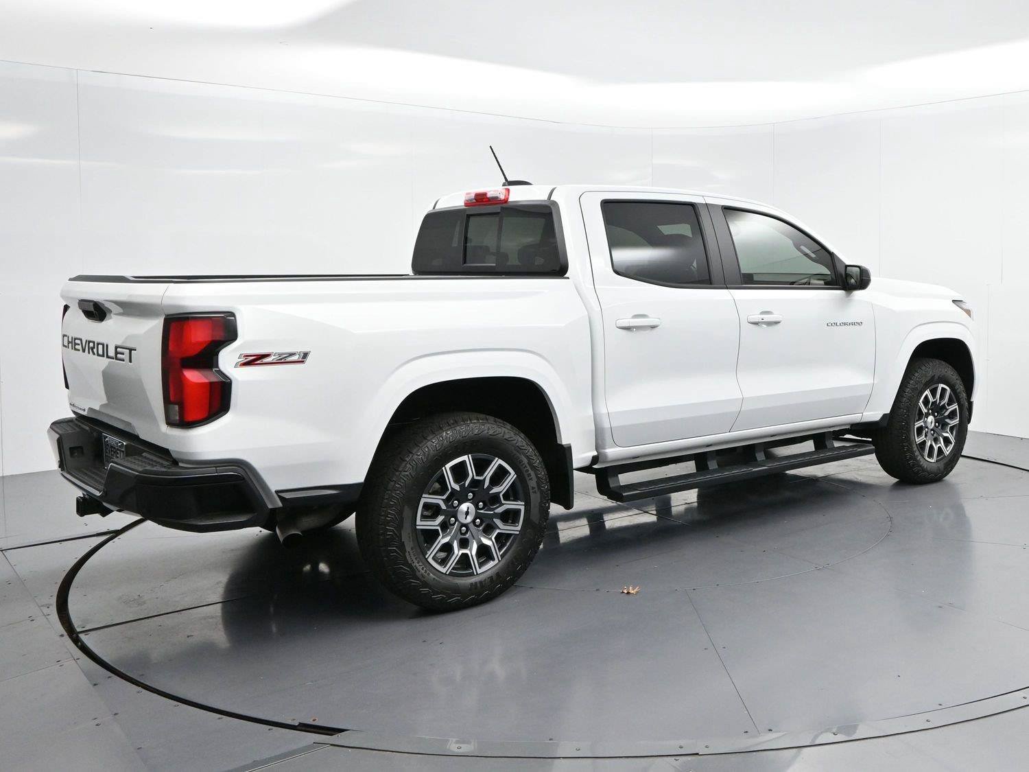 Used 2026 Chevrolet Colorado Z71 AWD/4WD image 7