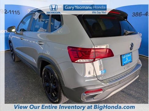 Used 2024 Volkswagen Taos SE image 6