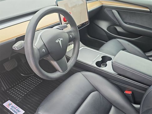 Used 2022 Tesla Model 3 image 16