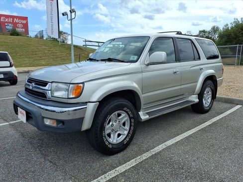 Used 2002 Toyota 4Runner SR5 AWD/4WD image 4