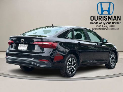 Used 2024 Volkswagen Jetta S FWD image 3