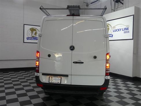 Used 2015 Mercedes-Benz Sprinter 2500 image 7