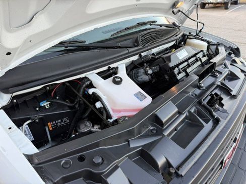 Used 2023 GMC Savana 2500 Extended w/ Driver Convenience Package image 22