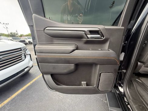 Used 2023 GMC Sierra 1500 AT4 w/ Technology Package AWD/4WD image 18