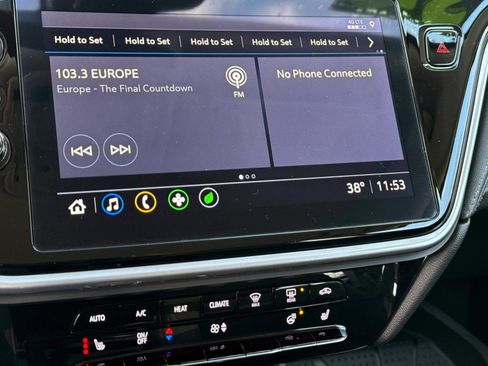 Used 2022 Chevrolet Bolt EUV LT w/ Comfort Package image 15