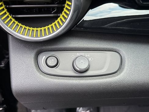 New 2026 Chevrolet Trax ACTIV w/ Sunroof Package FWD image 21