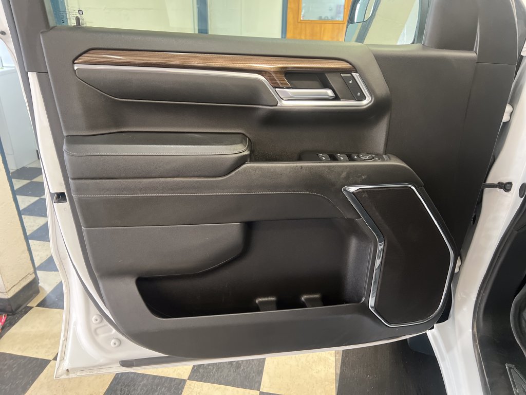 Used 2024 Chevrolet Silverado 1500 RST AWD/4WD image 35