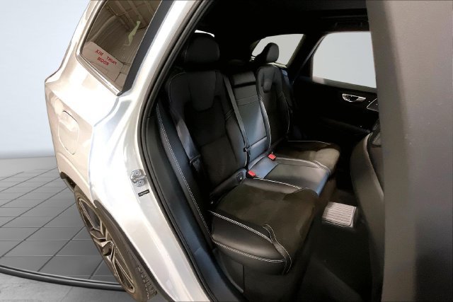 Used 2019 Volvo XC60 T8 R-Design w/ Advanced Package AWD/4WD image 29