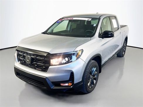 Certified 2024 Honda Ridgeline Sport image 3