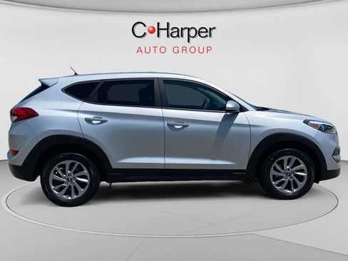 Used 2018 Hyundai Tucson SE FWD image 2