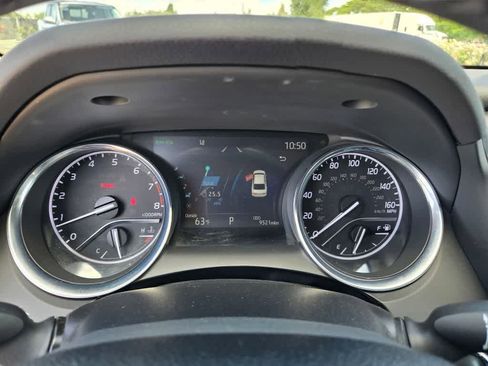 Used 2019 Toyota Camry XLE w/ Carpet Mat Package FWD image 16
