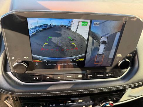 Used 2023 Nissan Rogue SL w/ SL Premium Package image 23