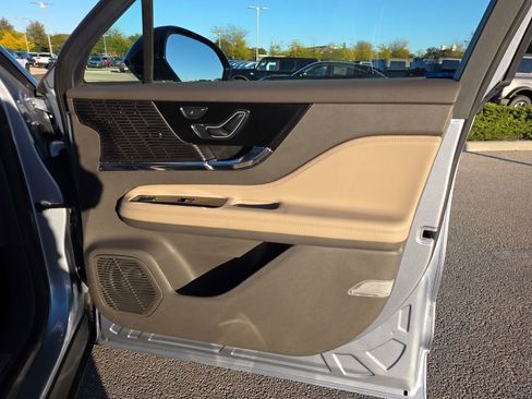 Used 2022 Lincoln Corsair AWD w/ Equipment Group 101A image 16