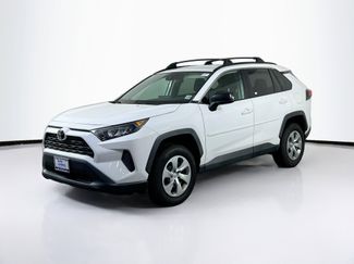 Used 2021 Toyota RAV4 LE video 1