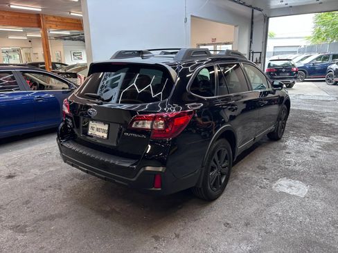 Used 2018 Subaru Outback 2.5i Limited AWD/4WD image 5