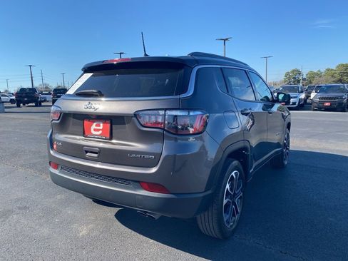 Used 2022 Jeep Compass Limited image 7