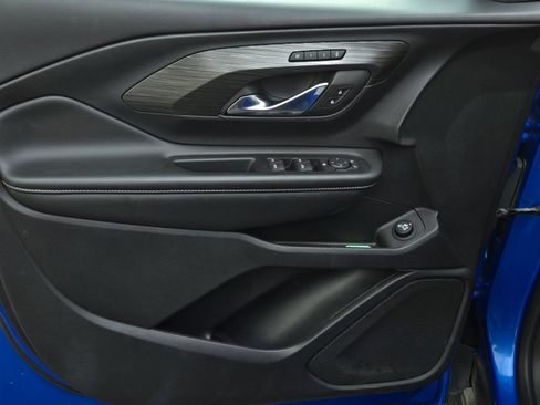 Used 2024 GMC Terrain SLT image 9