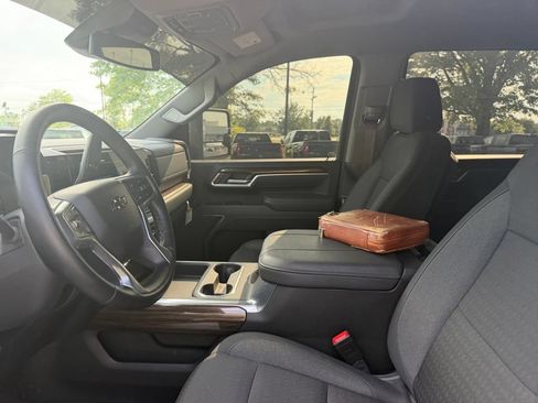 Used 2025 Chevrolet Silverado 2500 LT w/ Trail Boss Package AWD/4WD image 5