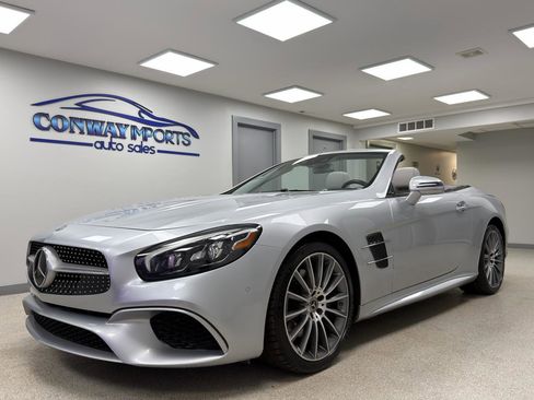 Used 2018 Mercedes-Benz SL 550 image 2